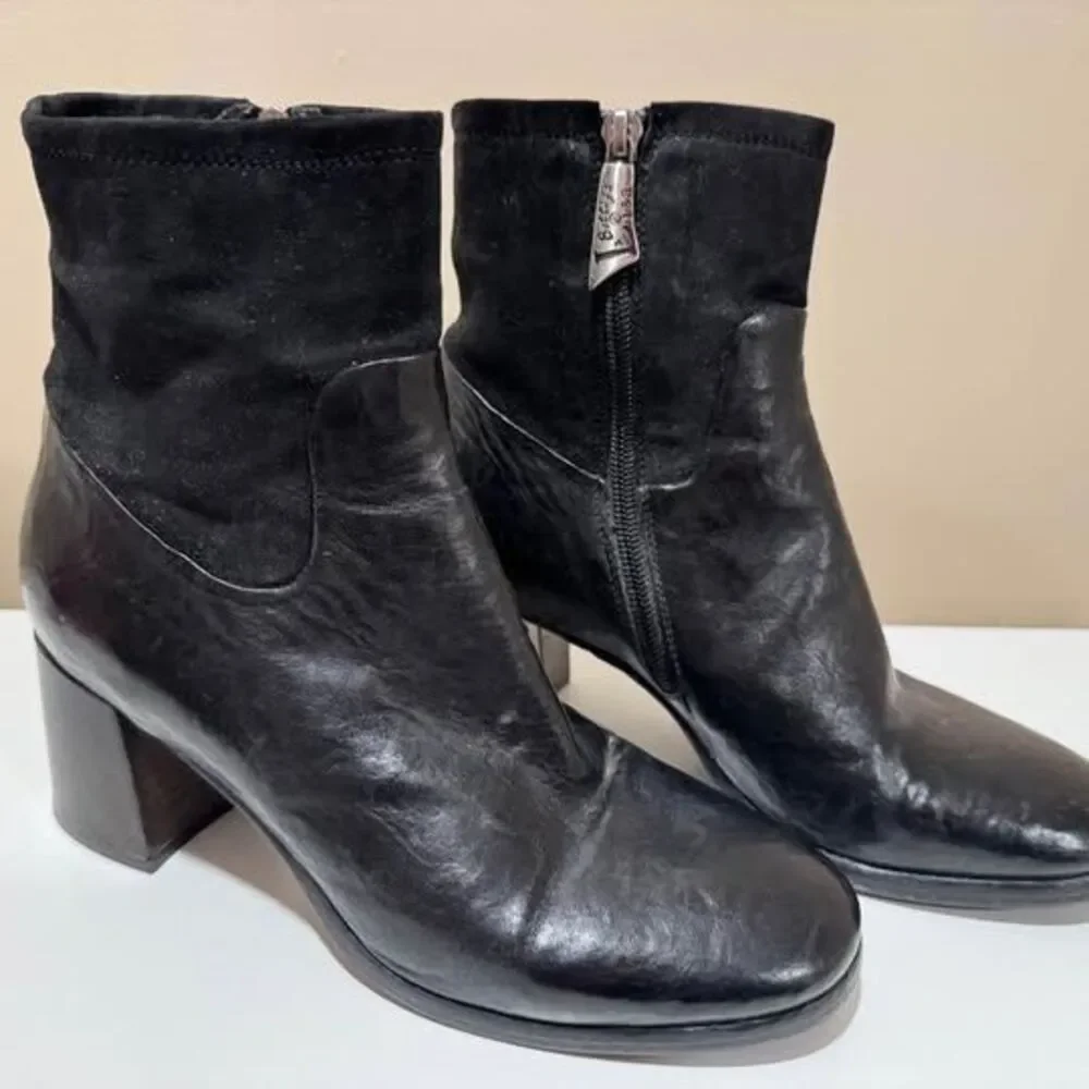 Bottega di Lisa Black Leather and Suede Ankle Boots, EU 36.5 (US 6.5)